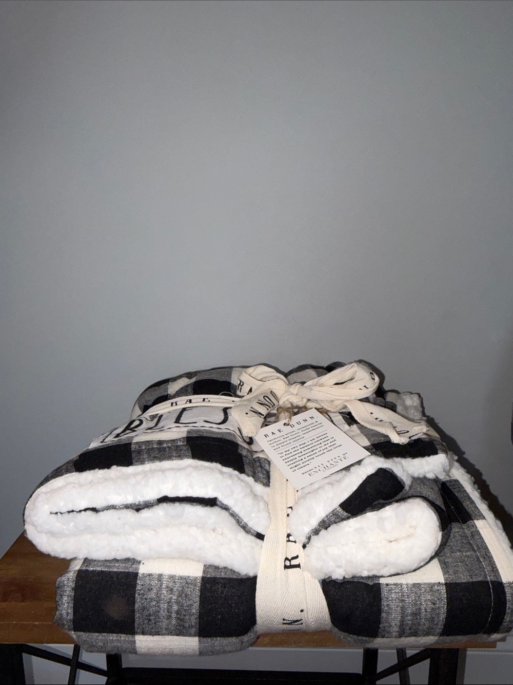 NEW Rae Dunn Black & White Buffalo Plaid Sherpa Throw - Picture 11 of 11